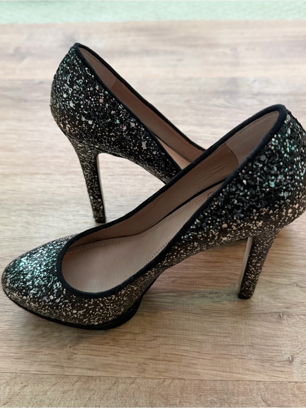 Vince Camuto Black Glitter Pumps